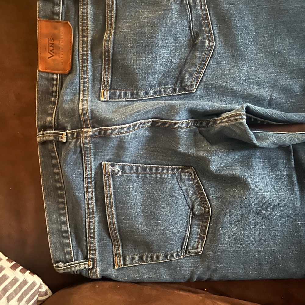 Vans Men’s V16 Slim